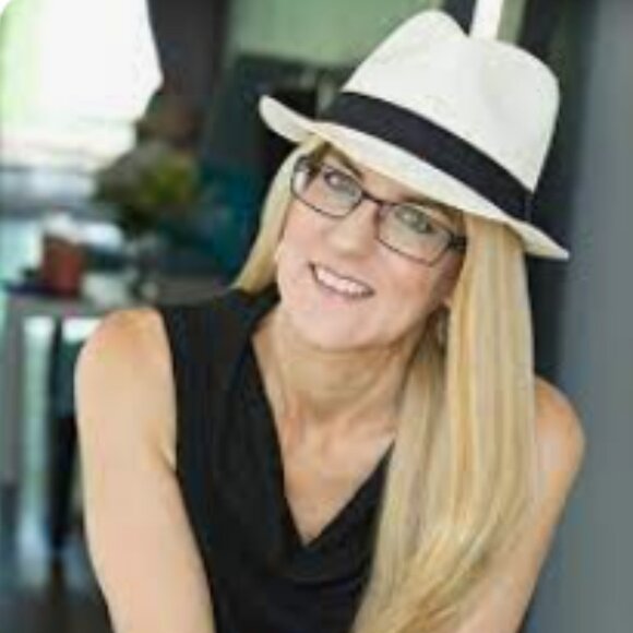 4/$30 Bundle; Novel: "These Boots Were Made for Stomping' by Julie Kenner - Picture 8 of 8